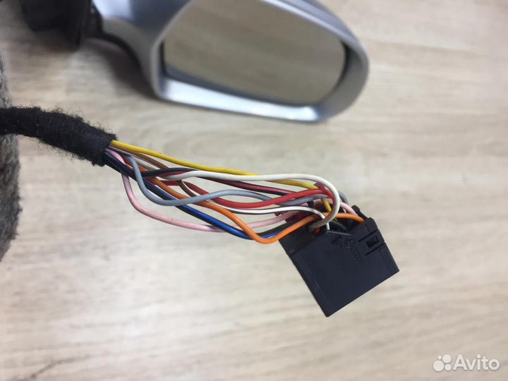 Зеркало Двери Правое Skoda Superb 2 2008