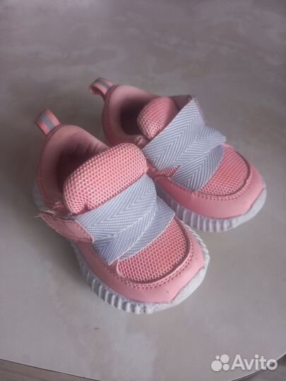 Кроссовки для девочки