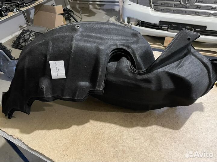 Подкрылки toyota corolla E180 перед-зад