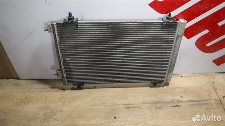 Радиатор кондиционера (конденсер) Peugeot 308 200