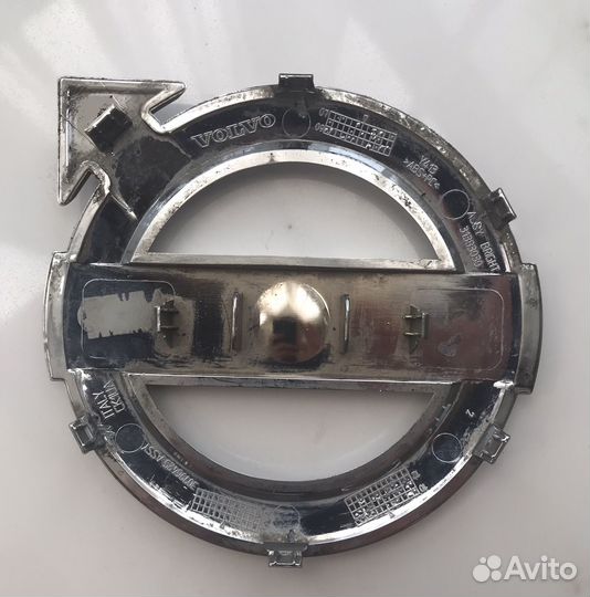 Эмблема Volvo S60 31383509