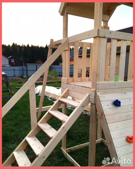 Детский игровой комплекс с горкой