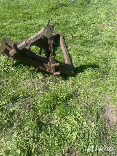 Плуг трехкорпусный