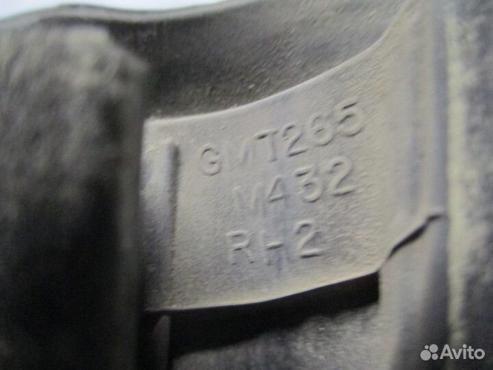 Бархотка стекла двери задней правой наружная Cadil