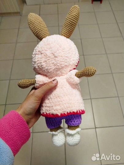 Вязаные игрушки зайка