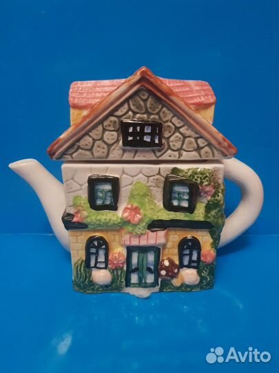 Оригинальный чайник - домик