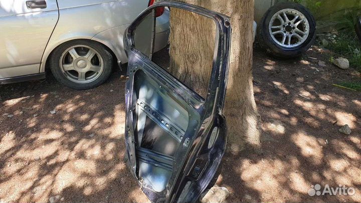 Дверь задняя левая на Mercedes-Benz C-класс W204