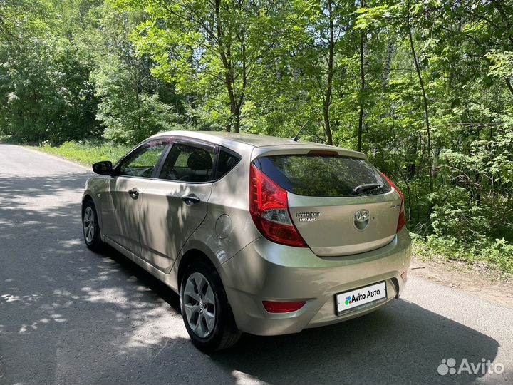 Hyundai Solaris 1.4 AT, 2013, 155 000 км