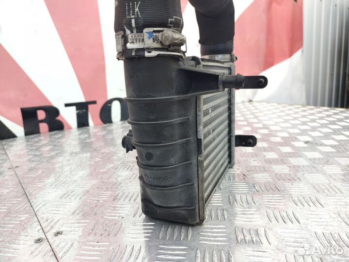 Интеркулер правый Audi A4 B7 2.0 Tfsi