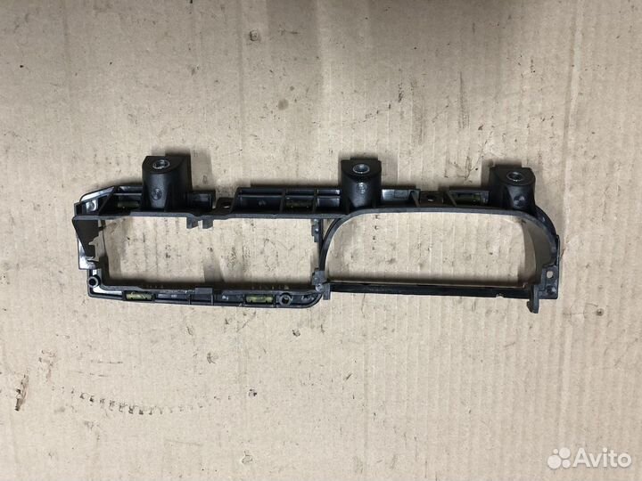 Skoda Octavia tour Кронштейн внутренней ручки