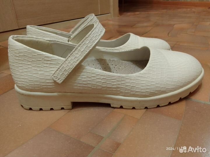 Туфли на девочку р 35