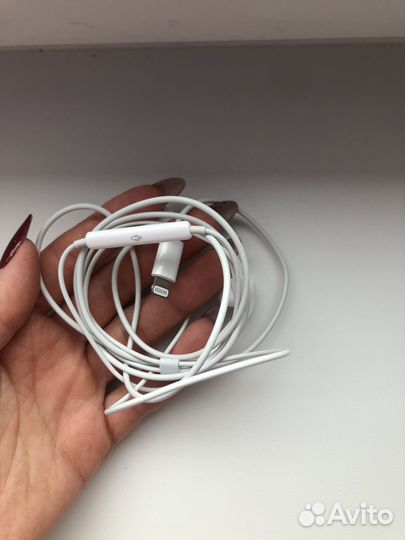 Наушники для iPhone проводные