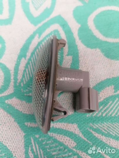 Повторитель поворотника Toyota Corolla E150