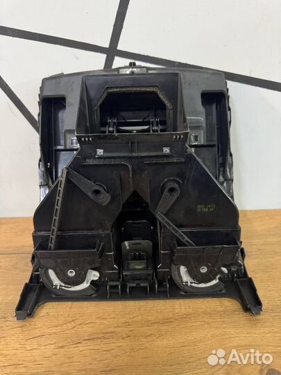 Дефлектор центральный Volkswagen Jetta V 1К0819728