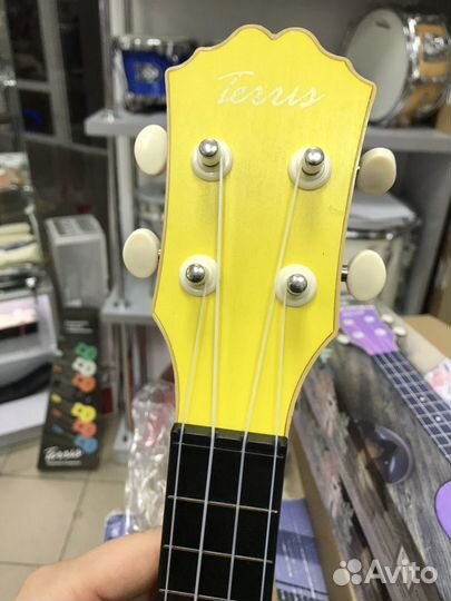 Укулеле сопрано Terris Plus Yellow