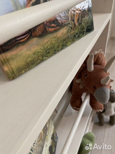 Полка для книг монтессори