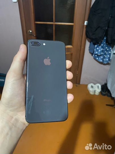 iPhone 8, 64 ГБ