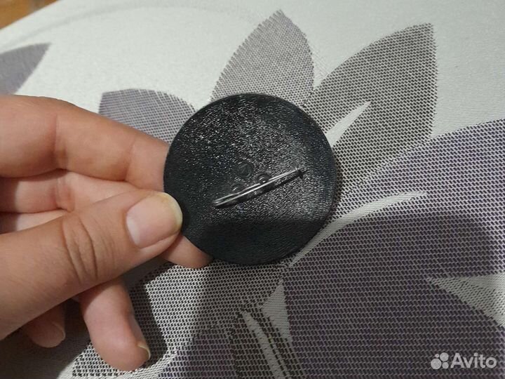 Брошь ссср, с росписью, на металлической основе