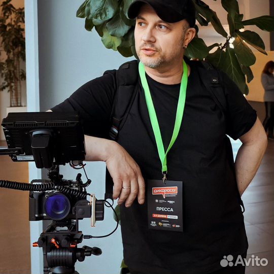 Видеограф, видео мейкер, оператор