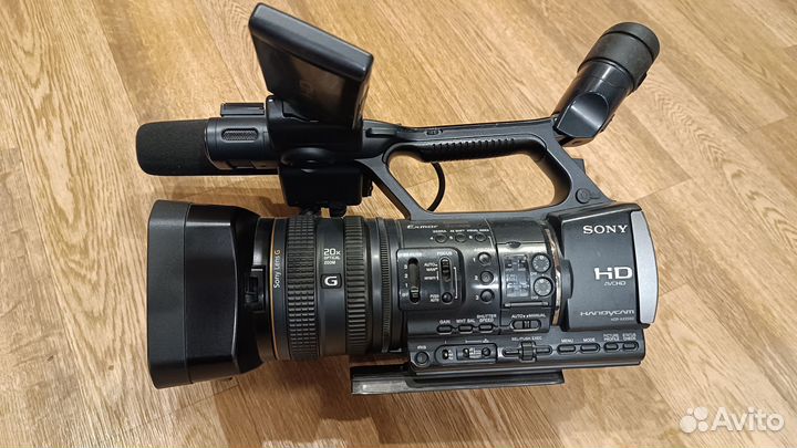 Продаю видеокамеру Sony HDR-AX2000E - профессионал