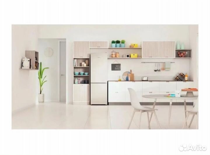 Холодильник Indesit бежевый новый.Полный No frost