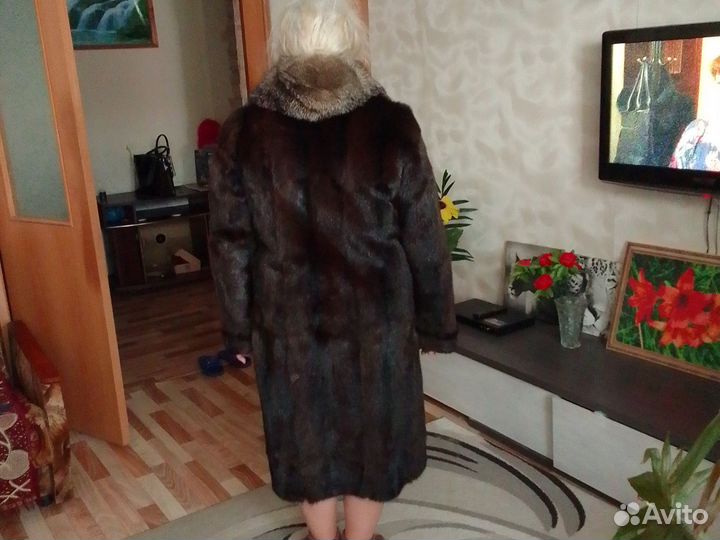 Шуба женская натуральная 48 50