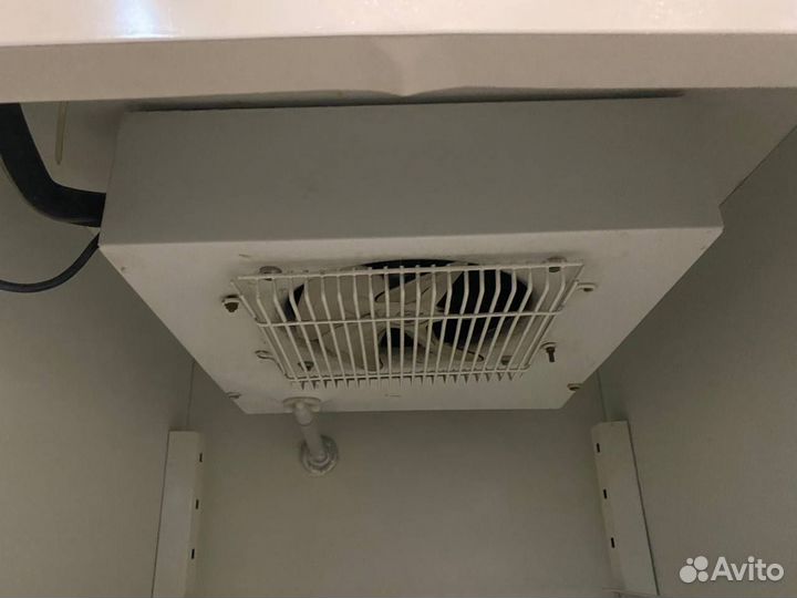 Холодильный шкаф