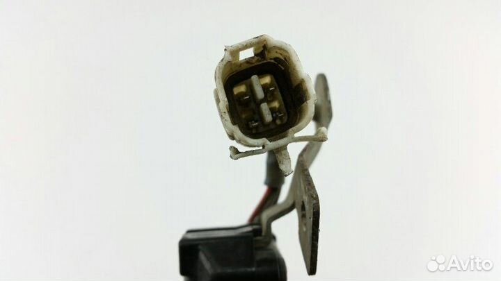 Замок двери задний левый Toyota Camry VZV30 1990