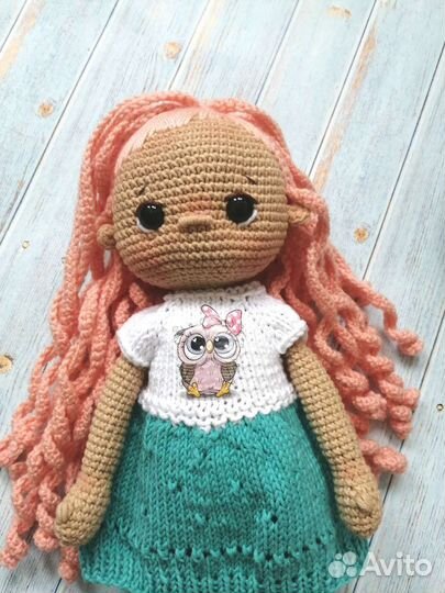 Вязаная кукла ручной работы