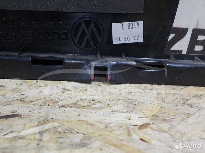 Накладка двери (вертикальная) задн. лев. VW Touare