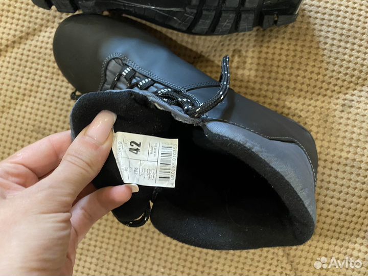 Лыжные ботинки