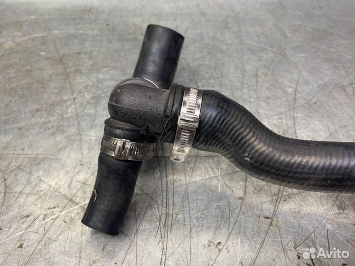 Патрубок охлаждения радиатора Volkswagen Golf III