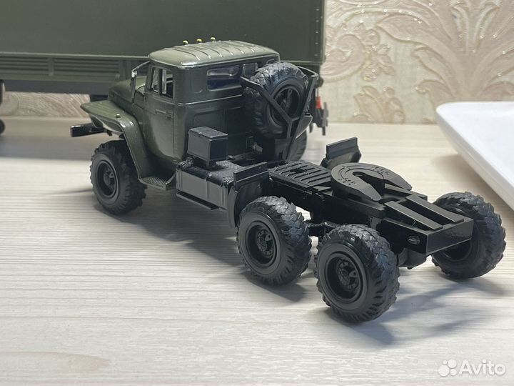 Модель грузовика Урал 4320 + прицеп одаз 9370