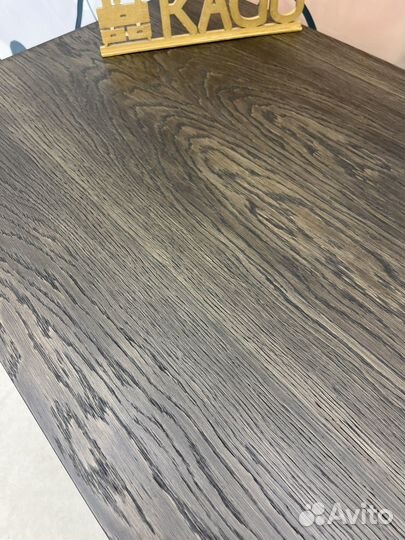 Компьютерный стол. Письменный стол. Шпон дуба