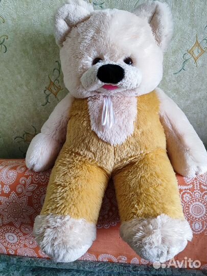 Большой плюшевый мишка