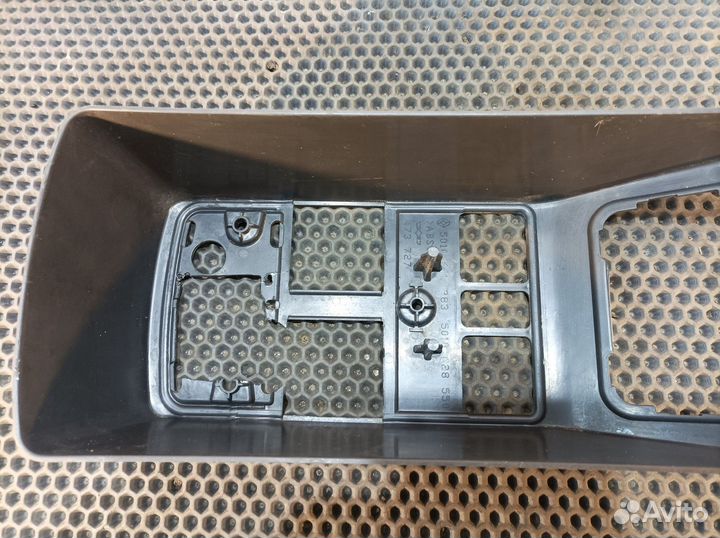 5010605283 Накладка кулисы кпп Renault Premium