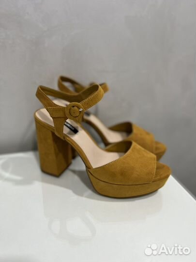 Босоножки женские Pull Bear 37 размер