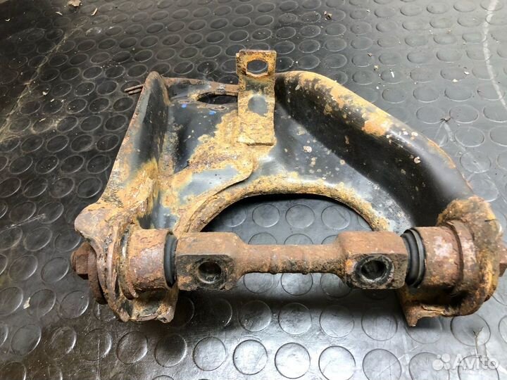 Рычаг верхний левый от hover H5 2014г