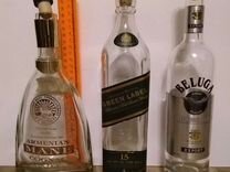 Бутылки из под водки Beluga и коньяка разные