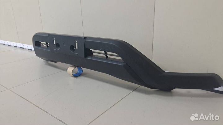 Накладка переднего бампера Toyota Hilux Pick Up