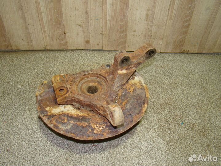 Кулак поворотный передний правый Peugeot 4007