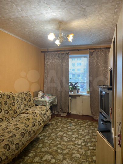 Комната 37 м² в 2-к., 1/6 эт.