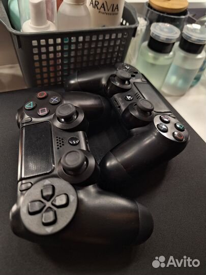 Sony PS4 slim+подписка на год