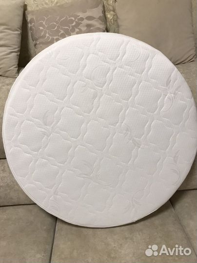 Круглый матрас в люльку