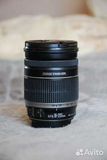 Canon EF-S 18-200 IS