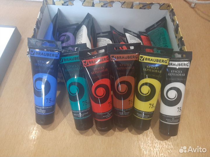 Акриловые краски художественные