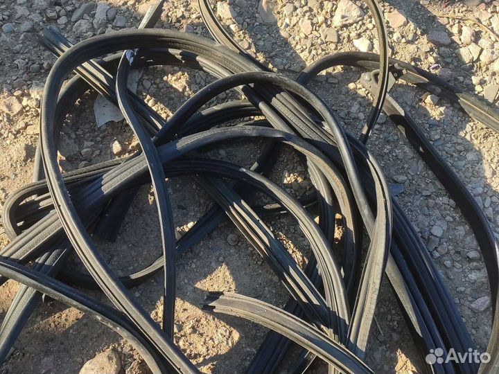 Уплотнительная резинка форд Мондео 2