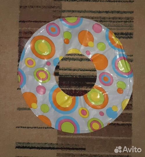 Круг и очки для плавания