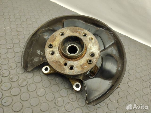 Кулак поворотный передний правый Mercedes-Benz