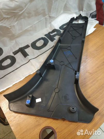 Накладка стойки левая Renault Duster 2 2018